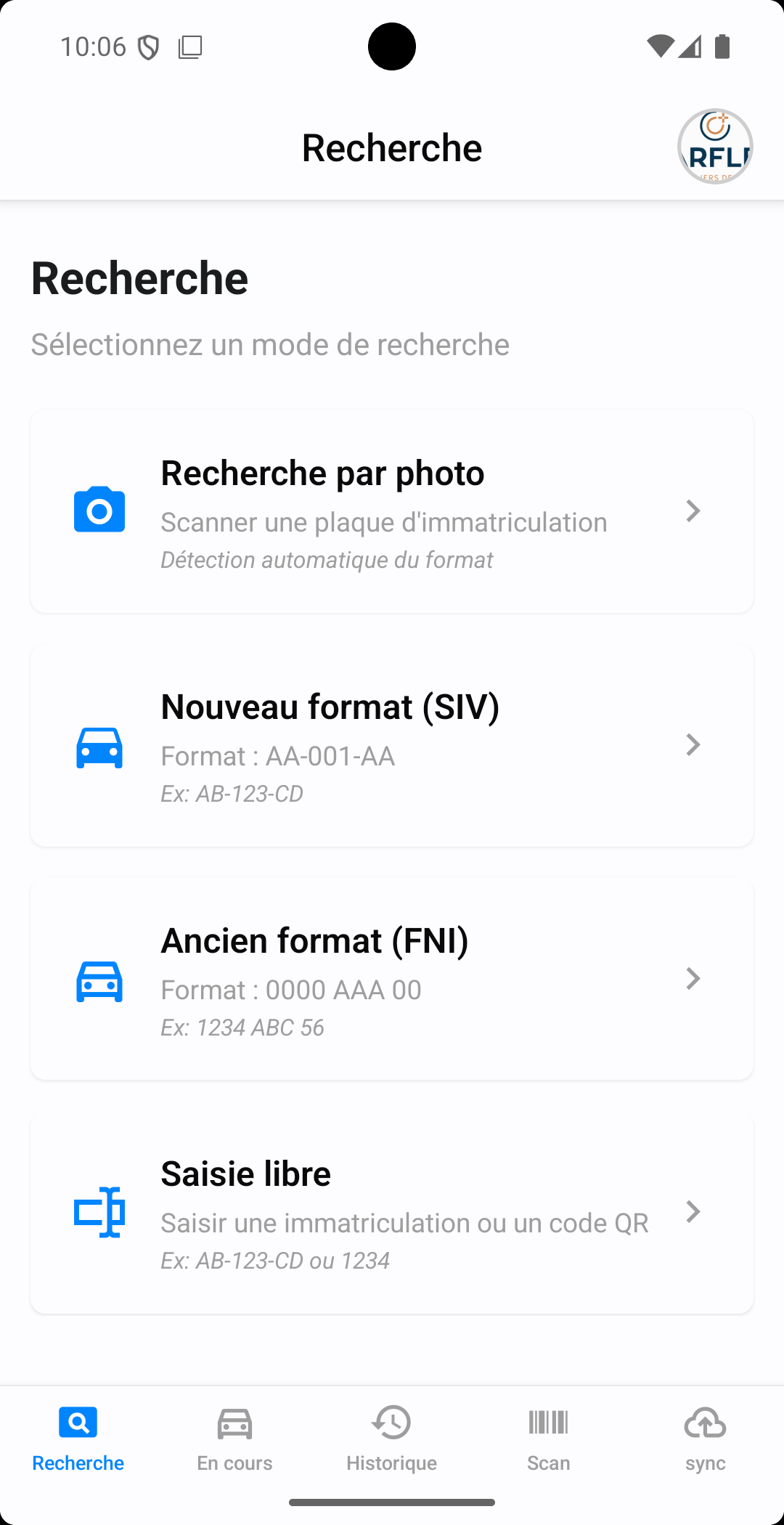 EyeFlex, ouvert sur le dossier d'un véhicule